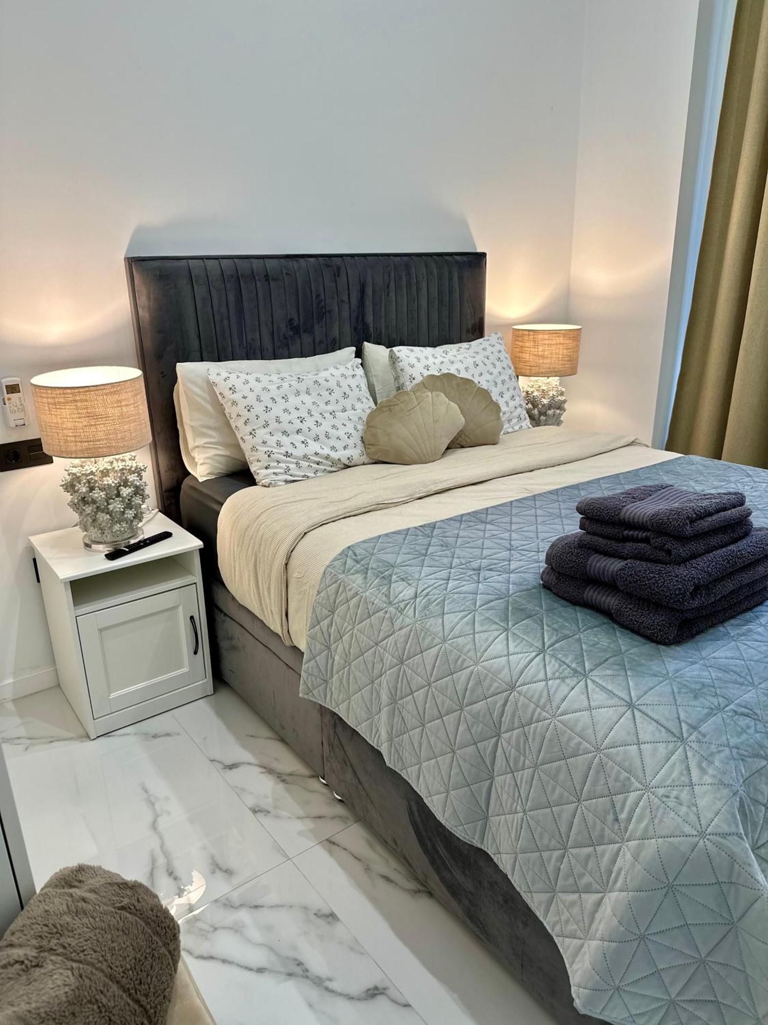 Mark Suite B8 ฟูเอนฮิโรลา ภายนอก รูปภาพ